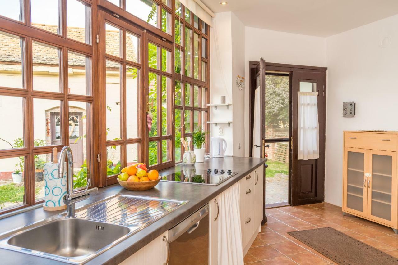 Apartment Tri Mudraca Karanac Экстерьер фото